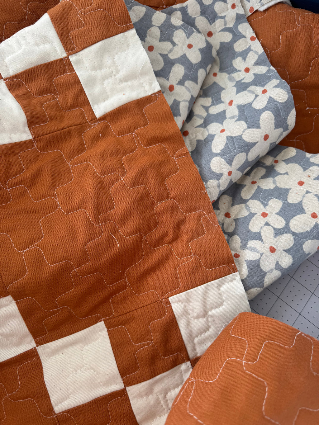Single Irish chain quilt - small throw (53”x 53”  /135cm x 135cm) linen cotton blends