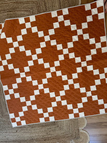 Single Irish chain quilt - small throw (53”x 53”  /135cm x 135cm) linen cotton blends