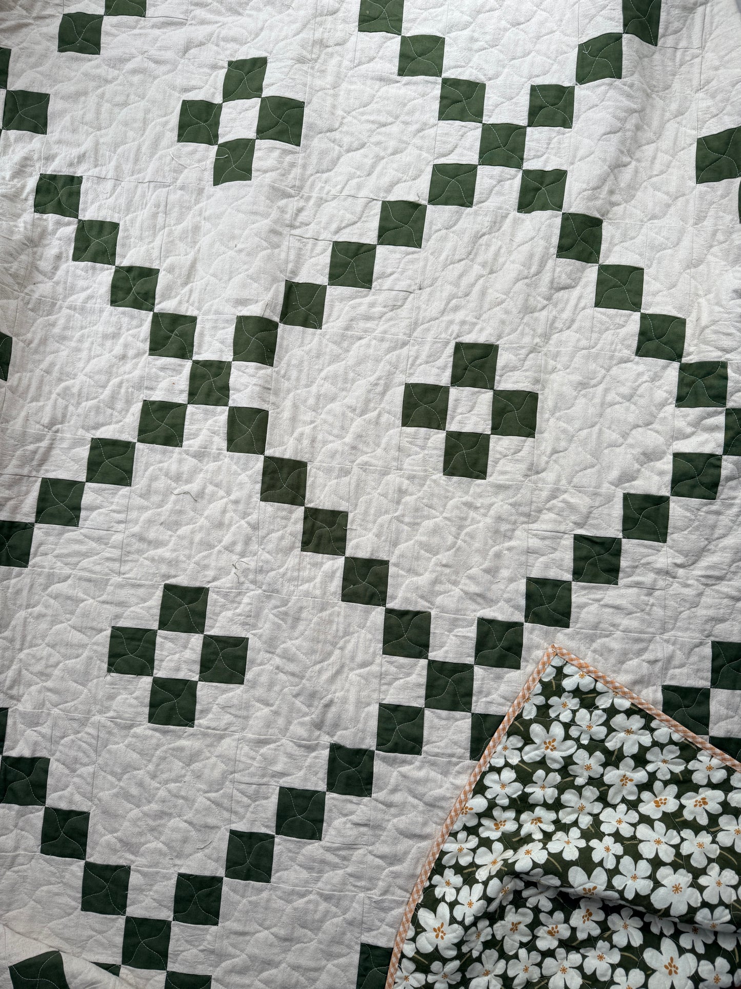 Flower Irish Chain rectangle throw (63” x 78” / 160cm x 198cm)