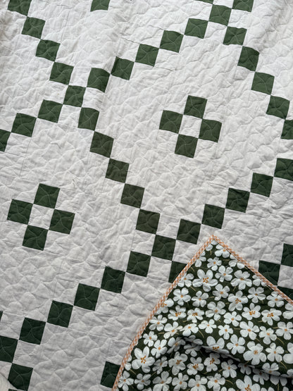 Flower Irish Chain rectangle throw (63” x 78” / 160cm x 198cm)